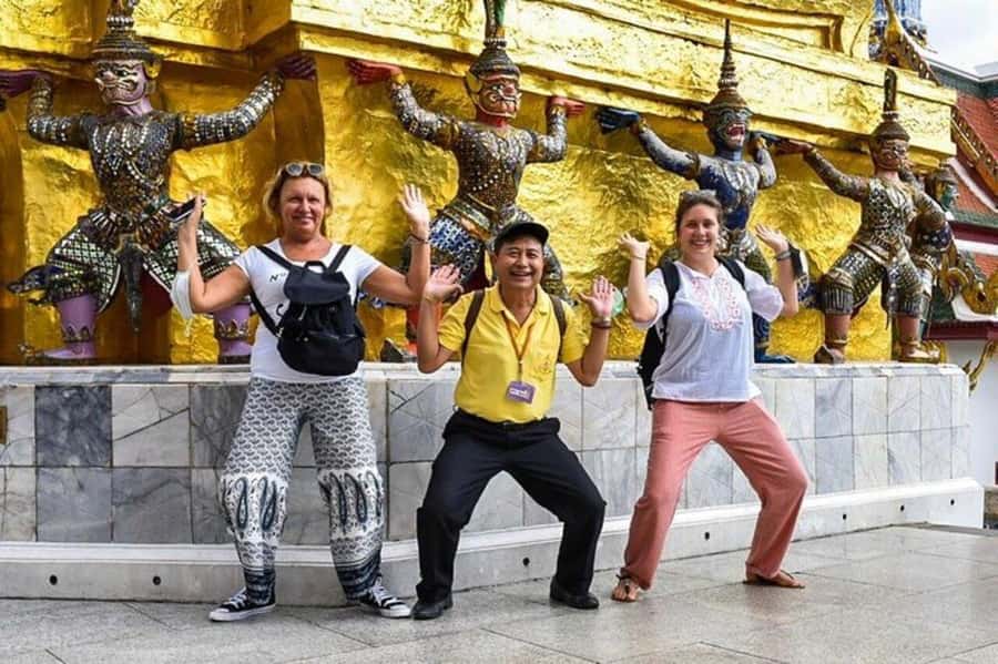 Bangkok: City Highlights and Landmarks Private Walking Tour - Starting at the Grand Palace