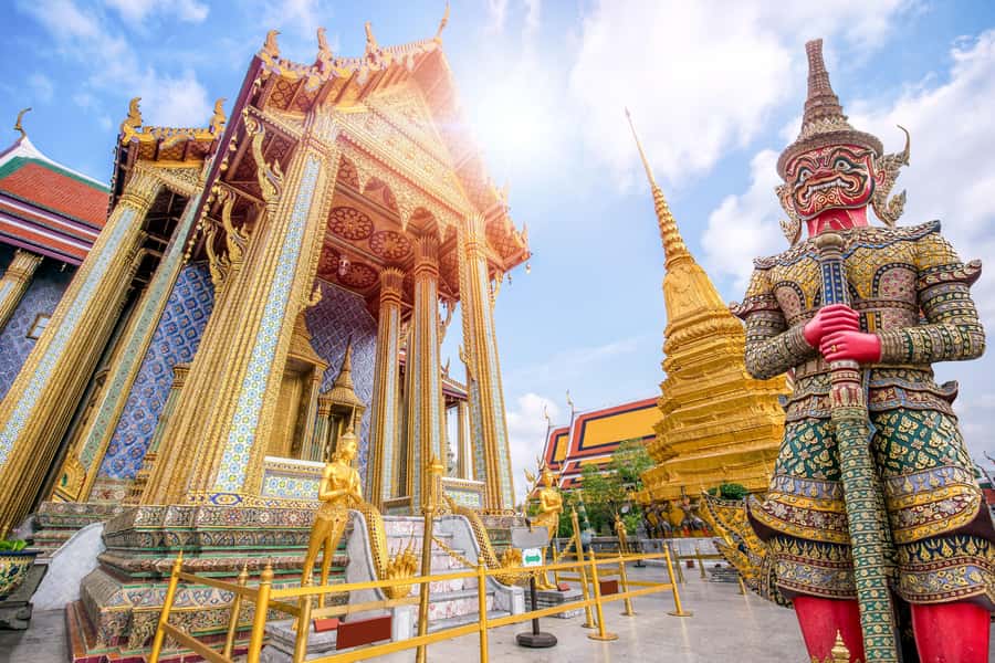 Bangkok: City Highlights Temple and Market Walking Tour - Key points to know before booking