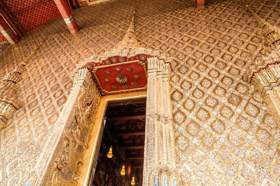 Bangkok: City Highlights Temple and Market Walking Tour - Wat Arun and the Chao Phraya River