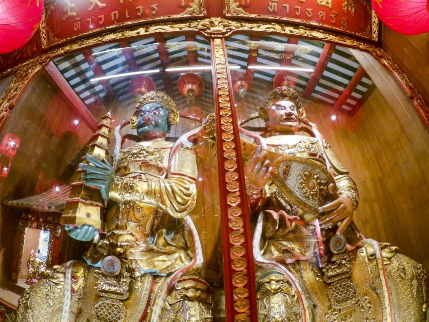 Bangkok: Discover a Taste of Chinatown – 2 Hr Walking Tour - Starting at Wat Mangkon MRT and entering Yaowarat