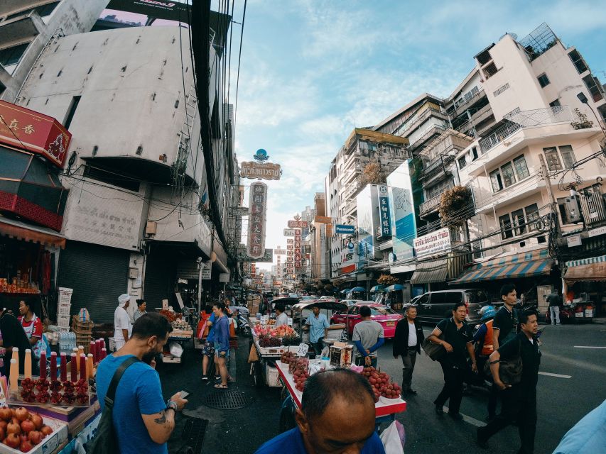 Bangkok: Discover a Taste of Chinatown – 2 Hr Walking Tour - Pa Tong Go Savoey, dim sum, and sweet stops