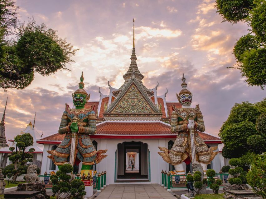 Bangkok: Grand Palace and Wat Arun Guided Walking Tour - Inside the Grand Palace and Wat Phra Kaew