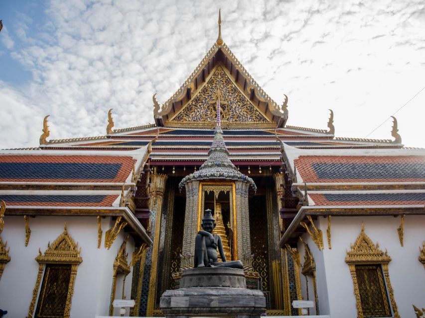 Bangkok: Grand Palace and Wat Arun Guided Walking Tour - Heat, walking, and who should book