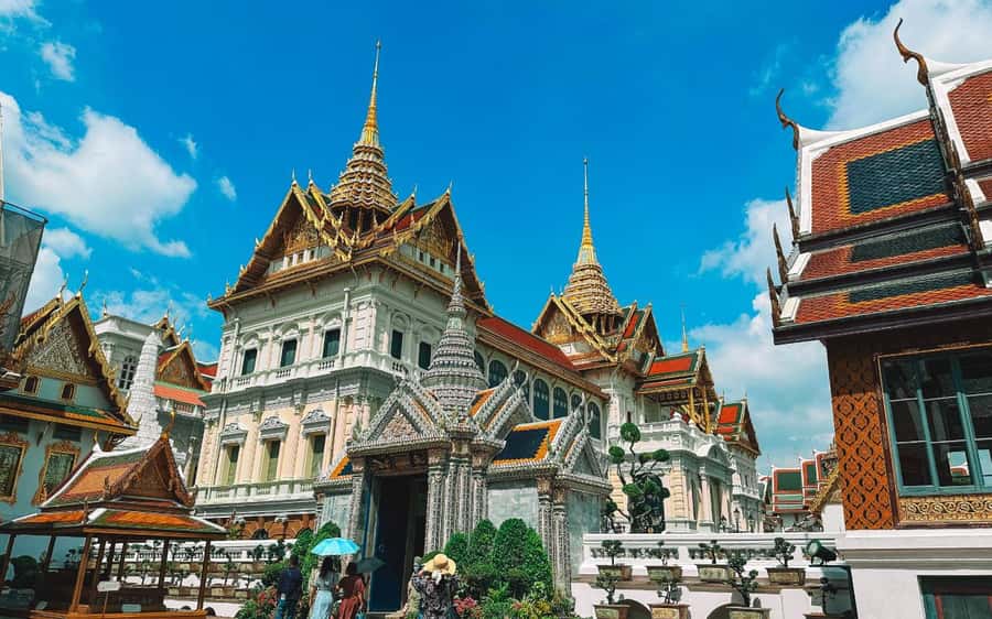Bangkok: Grand Palace, Wat Pho, & Wat Arun Walking Tour - Wat Phra Kaew and the Grand Palace from 8:45 AM