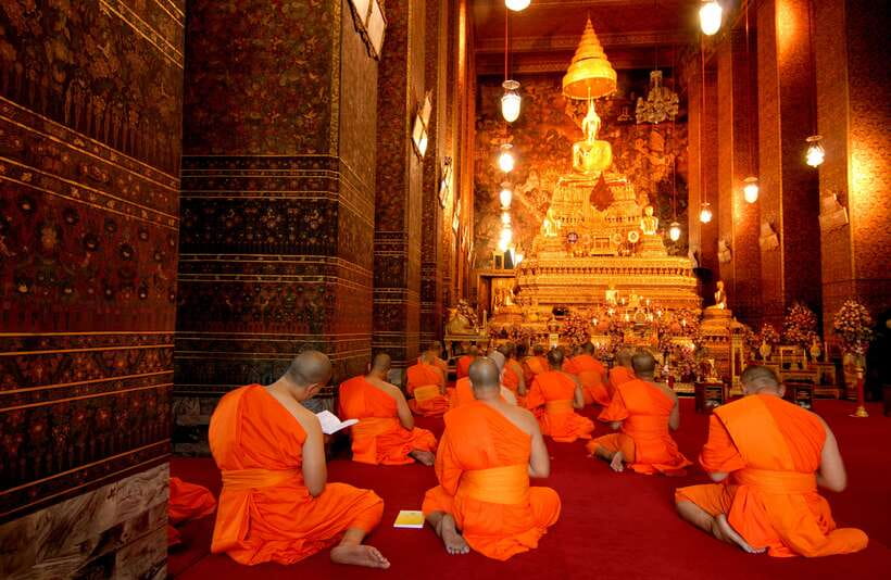 Bangkok: Wat Pho and Wat Arun Guided Walking Tour - Booking details that matter