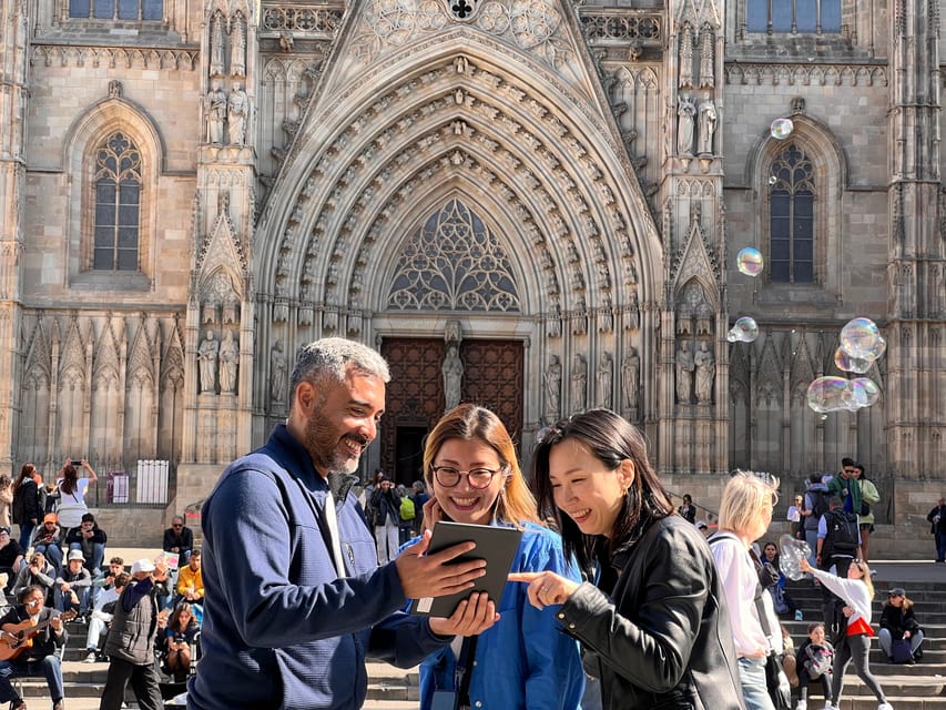 Barcelona: Barri Gotic Small Group Walking Tour - Why Barcelona’s Gothic Quarter rewards a guided walk