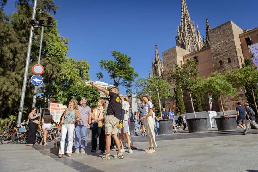 Barcelona: City Walking Tour with a Local Guide - Key points at a glance