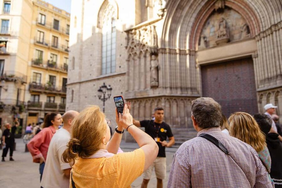 Barcelona: City Walking Tour with a Local Guide - Carrer del Bisbe and one of the city’s most photographed lanes