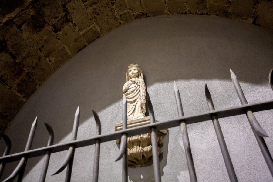 Barcelona: Dark History Night Walking Tour - How much walking and how tiring is it?