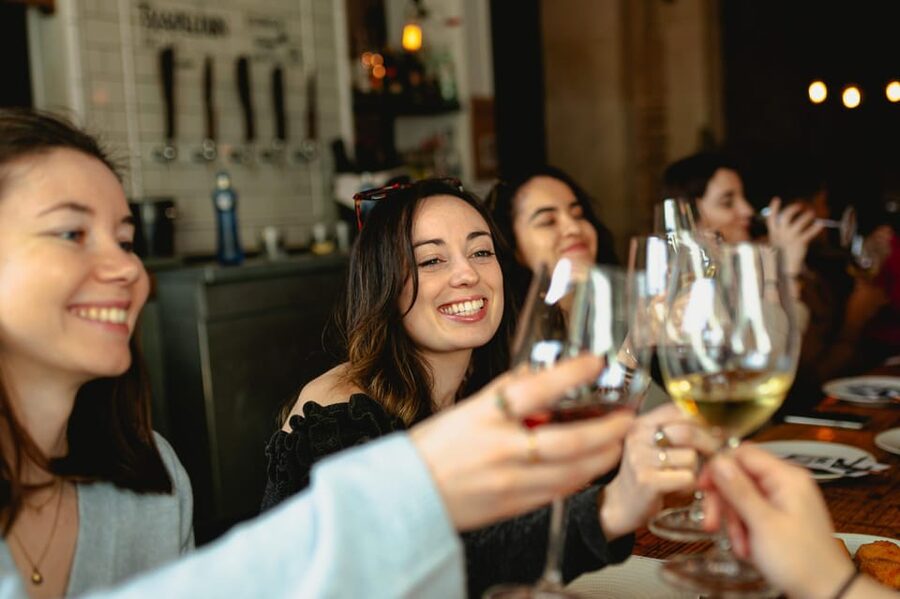 Barcelona: El Born Food Walking Tour with Tapas and Drinks - Roman remains, Santa Maria del Mar, and old Barcelona