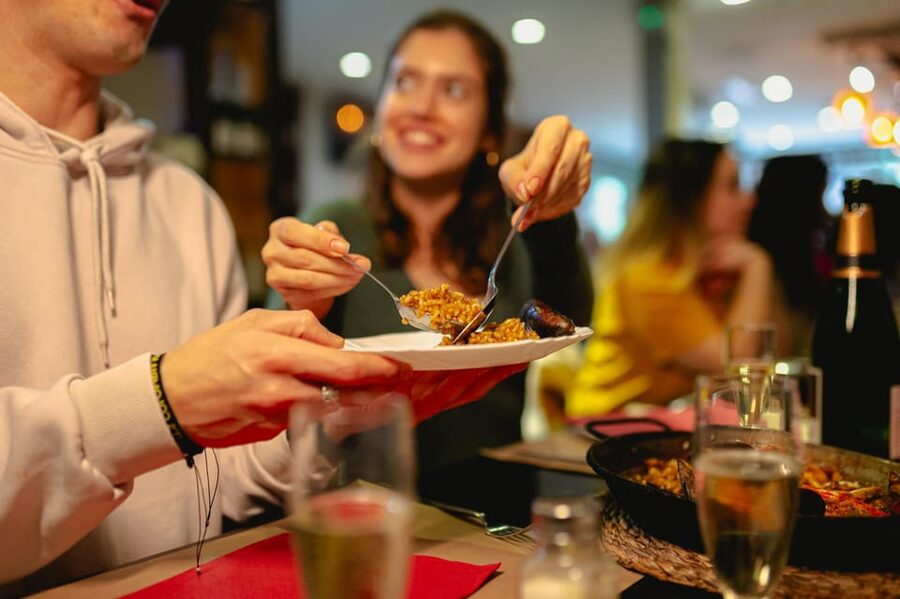 Barcelona: El Born Food Walking Tour with Tapas and Drinks - How much food do you actually get?