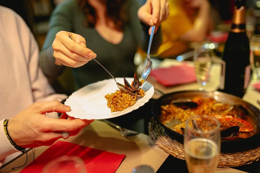Barcelona: El Born Food Walking Tour with Tapas and Drinks - Who should book this tour?