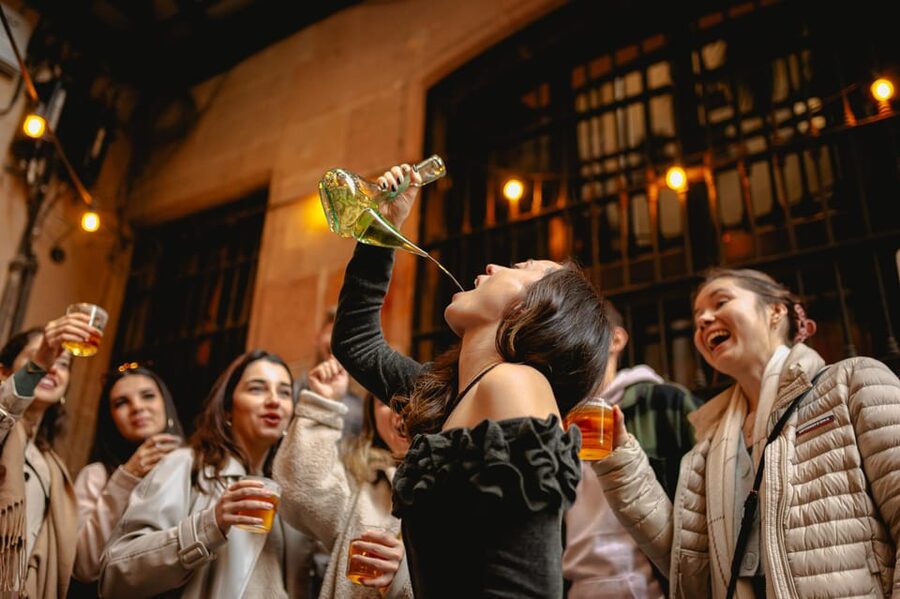 Barcelona: El Born Food Walking Tour with Tapas and Drinks - Starting in El Born, Barcelona’s eating-and-strolling quarter