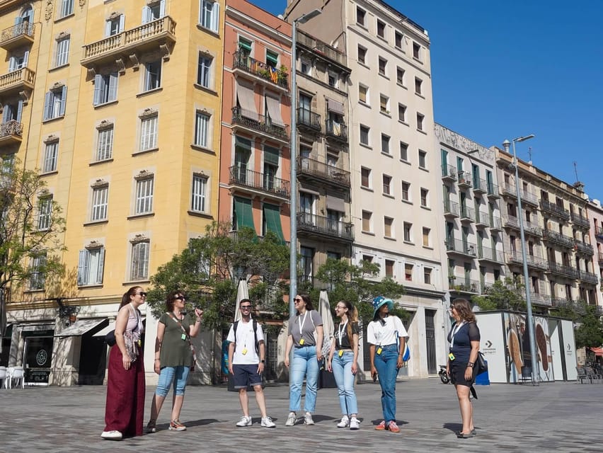 Barcelona: Gothic Quarter Walking Tour w/ Montjuïc Cable Car - The bus makes the long route manageable