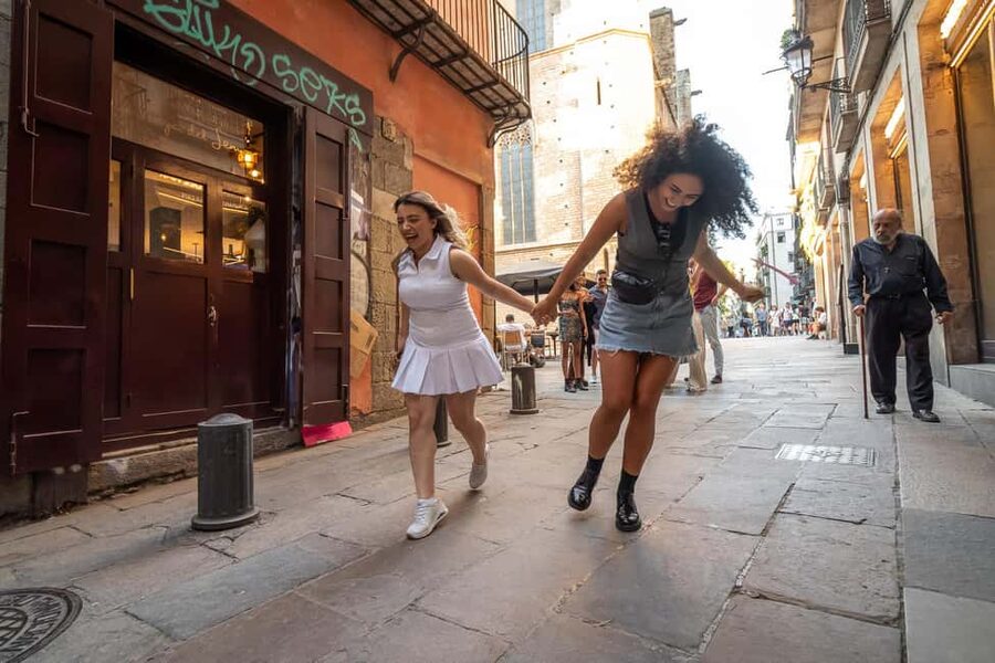 Barcelona: Gothic Quarter Walking Tour with 10+ Attractions - Starting near Roman Barcelona