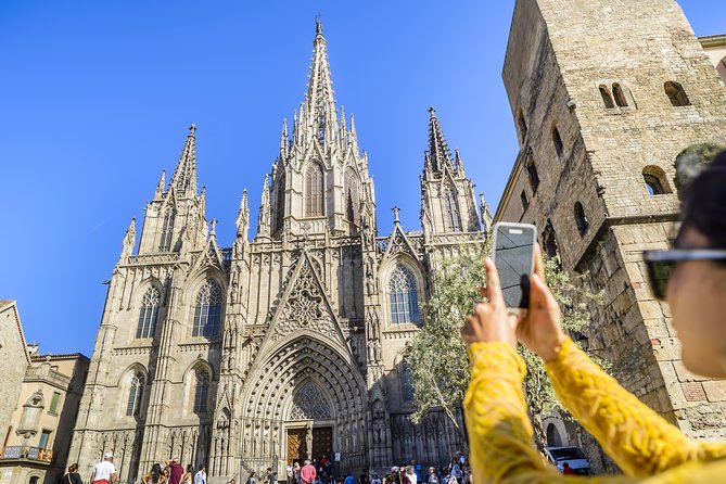 Barcelona Helicopter, Sailboat & Old Town Private Walking Tour - Plaça de Catalunya and Las Ramblas