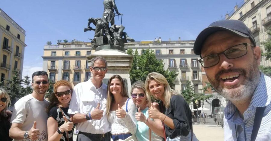 Barcelona: Old Town and Gothic Quarter Walking Tour - La Rambla and the market at La Boqueria