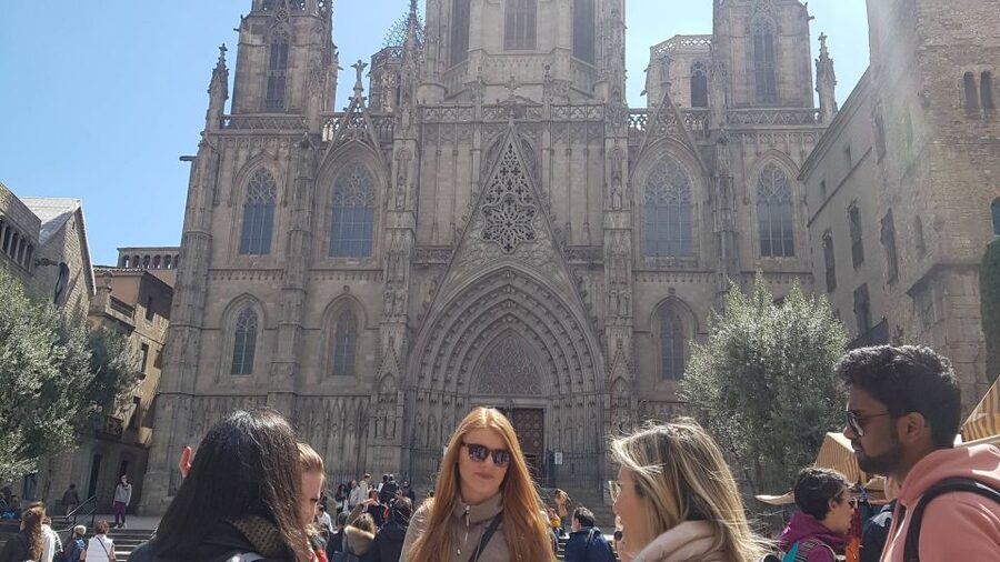 Barcelona: Old Town and Gothic Quarter Walking Tour - Who will enjoy this walking tour most?