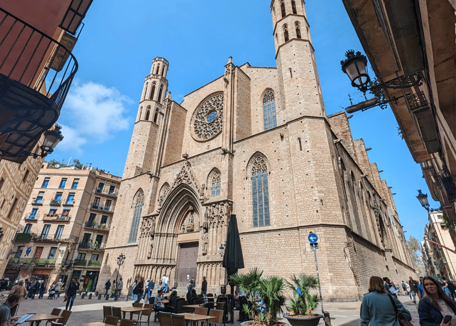 Barcelona: Old Town Private Walking Tour of Past and Present - Why this private Barcelona walk works well