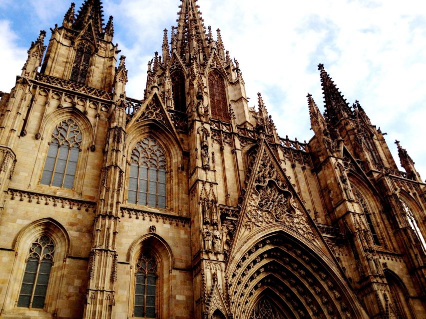 Barcelona: Private Walking Tour with a Local - The practical value of metro, taxi, and neighborhood advice