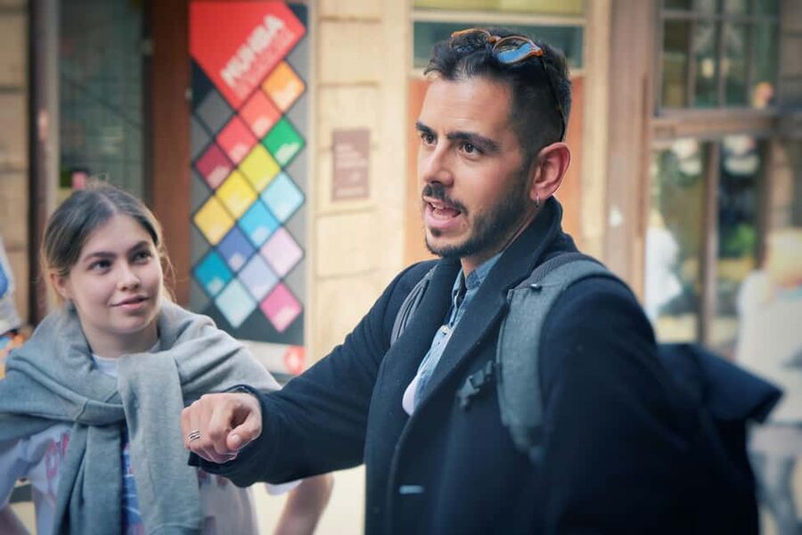Barcelona: Ramblas, Old Town & Gaudí Houses Walking Tour - What the $41 price really buys you
