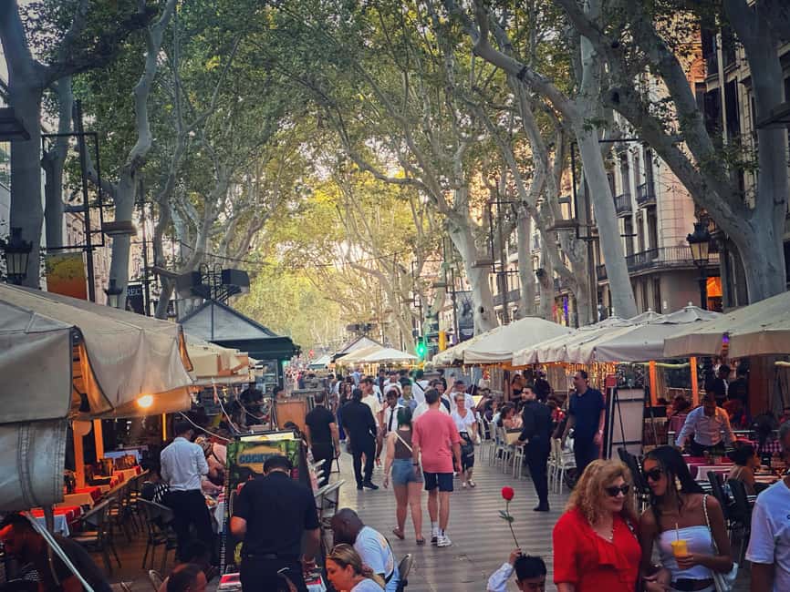 Barcelona: Ramblas, Old Town & Gaudí Houses Walking Tour - Guide quality and the human side of the tour