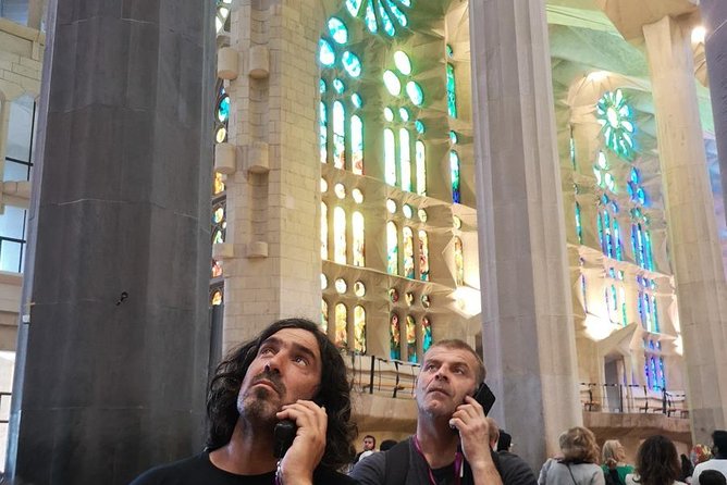 Barcelona: Sagrada Familia, Park Guell & Tapas Private Tour - Passeig de Gracia and Barcelona’s Modernist showpieces