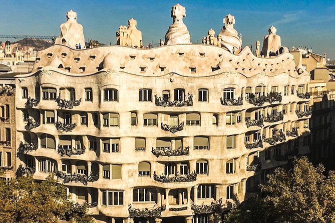 Barcelona: Sagrada Familia, Park Guell & Tapas Private Tour - Tapas on Rambla Catalunya
