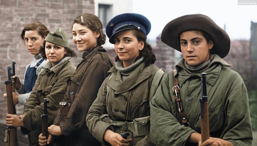 Barcelona: The Spanish Civil War Historical Walking Tour - Sorting out fascists, republicans, and anarchists