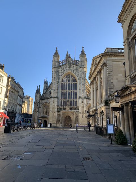Bath: Guided City Walking Tour with Entry To The Roman Baths - Meeting at Bath Abbey and getting started