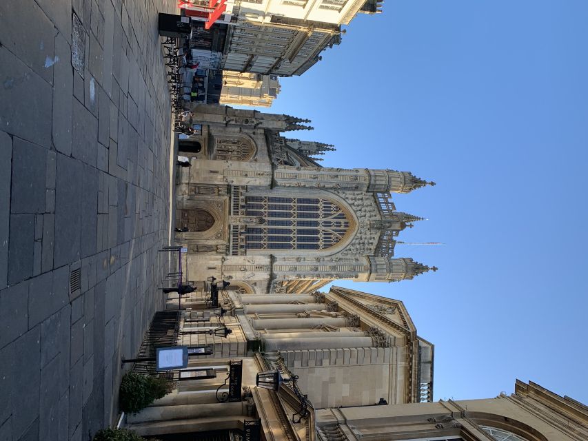 Bath: Walking Tour with Qualified Blue Badge Tourist Guide - Queen Square and The Circus