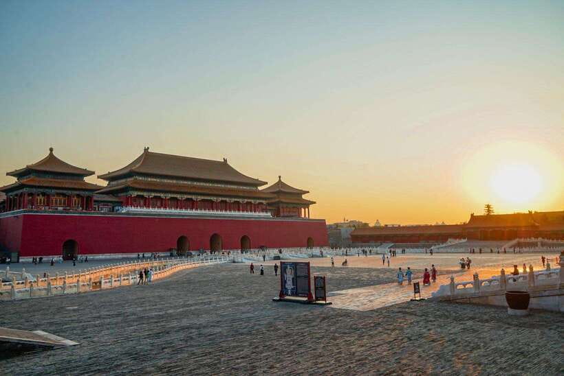 Beijing: Highlights of Forbidden City Private Walking Tour - Following the central axis of imperial Beijing