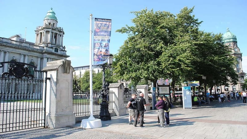 Belfast: Best of Belfast History, Culture & Art Walking Tour - Starting at City Hall, then meeting Belfast properly