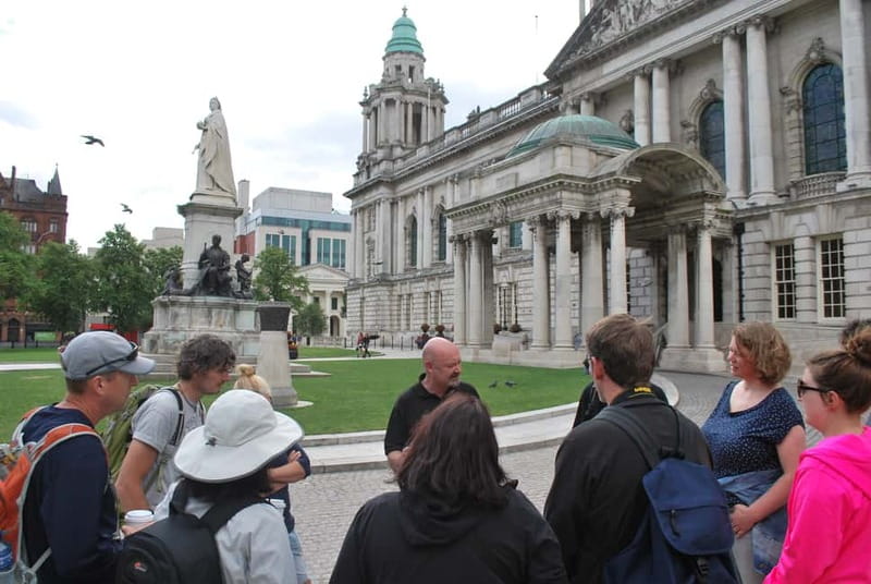 Belfast: Best of Belfast History, Culture & Art Walking Tour - The Entries and the small details in old Belfast