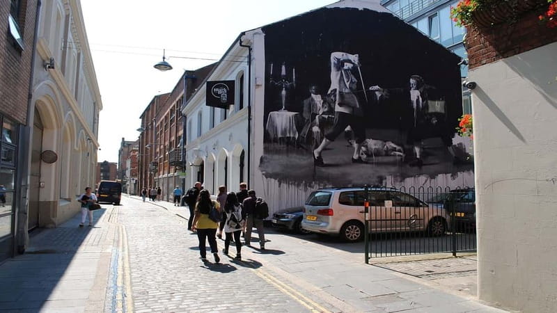 Belfast: Best of Belfast History, Culture & Art Walking Tour - Is $35 good value for three hours?