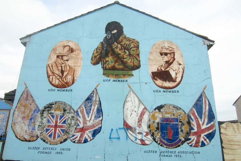 Belfast: Political Conflict 3-Hour Walking Tour - Crossing into Shankill Road