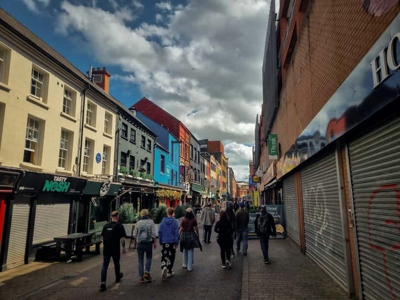 Belfast Walking Tour with a Local – History & Craic - Joy’s Entry and the pleasures of smaller details