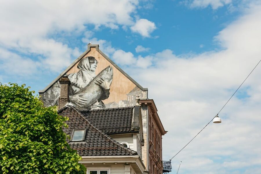 Bergen: Past & Present Small Group Guided Walking Tour - Local lanes replace the usual sightseeing circuit