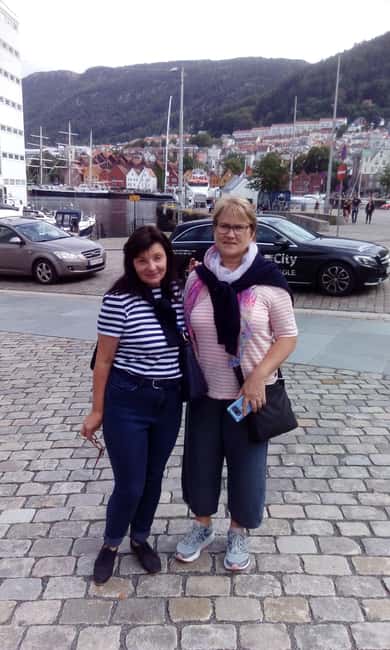 Bergen: Private Walking Tour with a Local - What guides such as Tommy and Jana bring