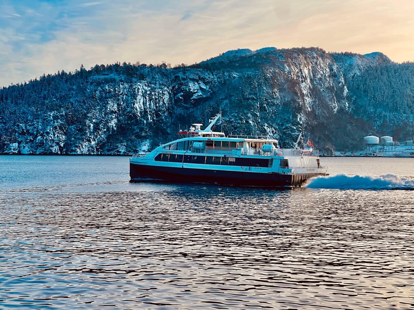 Bergen: Sightseeing Walking Tour with Ferry Ride - Øvregaten and the older streets