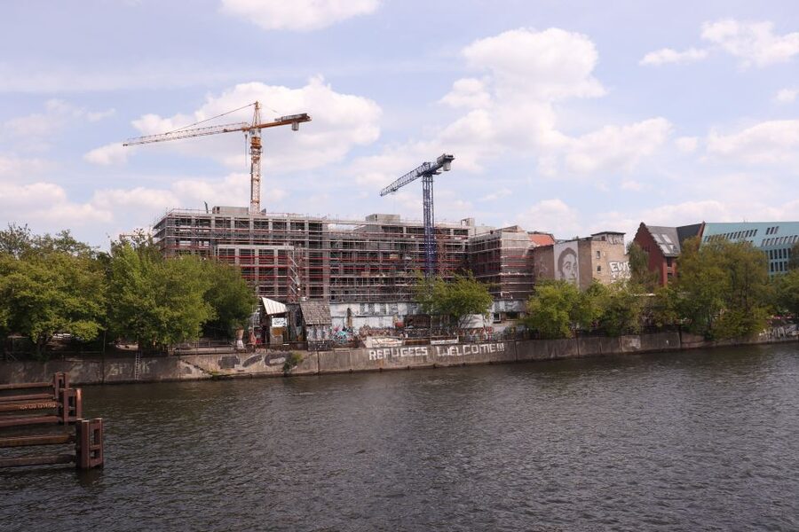 Berlin: Alternative Berlin Walking Tour - Music, markets, and the African beach bar