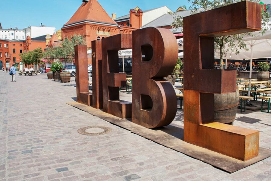 Berlin: Alternative Berlin Walking Tour - Kreuzberg’s Turkish and international Berlin