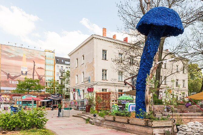 Berlin Center Food Tour with 8+ Authentic Local Tastings - Currywurst and the final Berlin Wall stop