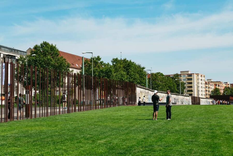 Berlin: Cold War Walking Tour on Berlin Wall Route - Stories of escape, courage, and daily risk