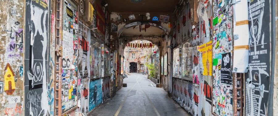 Berlin: Hidden Backyards Guided Walking Tour - Haus Schwarzenberg and Berlin’s creative side