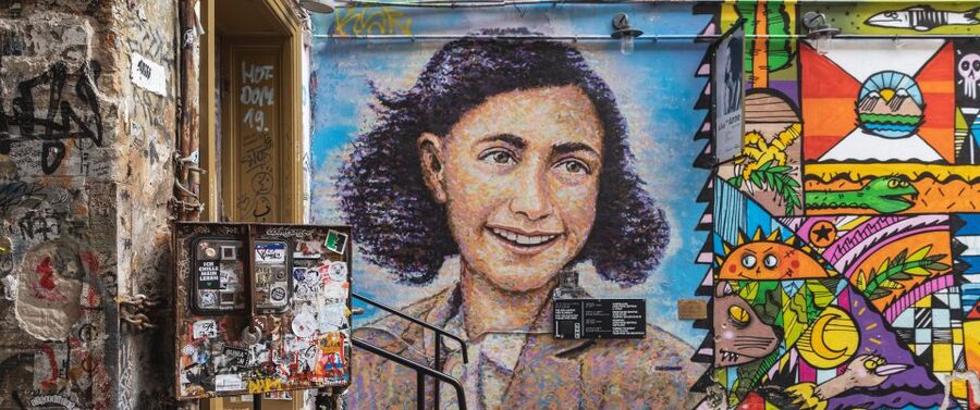 Berlin: Hidden Backyards Guided Walking Tour - Sophienkirche and the Jewish quarter