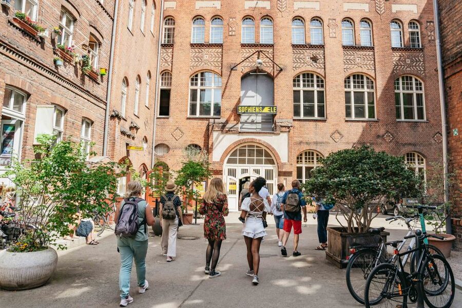 Berlin: Hidden Backyards Guided Walking Tour - What the guide adds