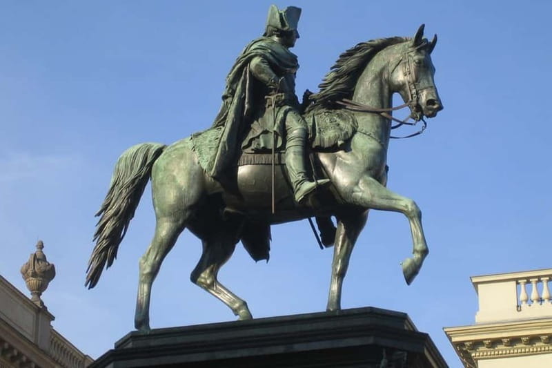 Berlin: Historic Center Walking Tour with a Real Berliner - Who should book this walk?