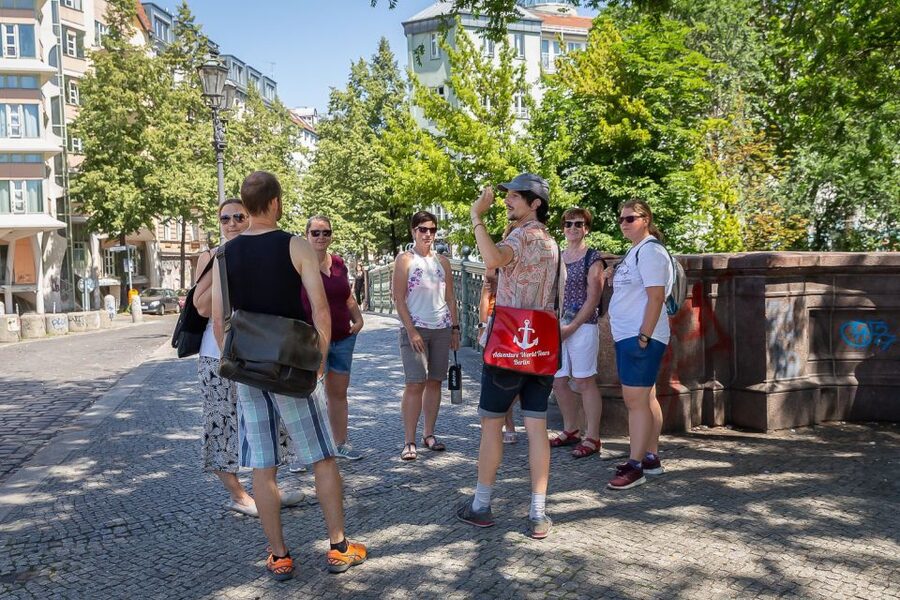 Berlin: Kreuzberg Guided Walking Evening Tour - Key points at a glance