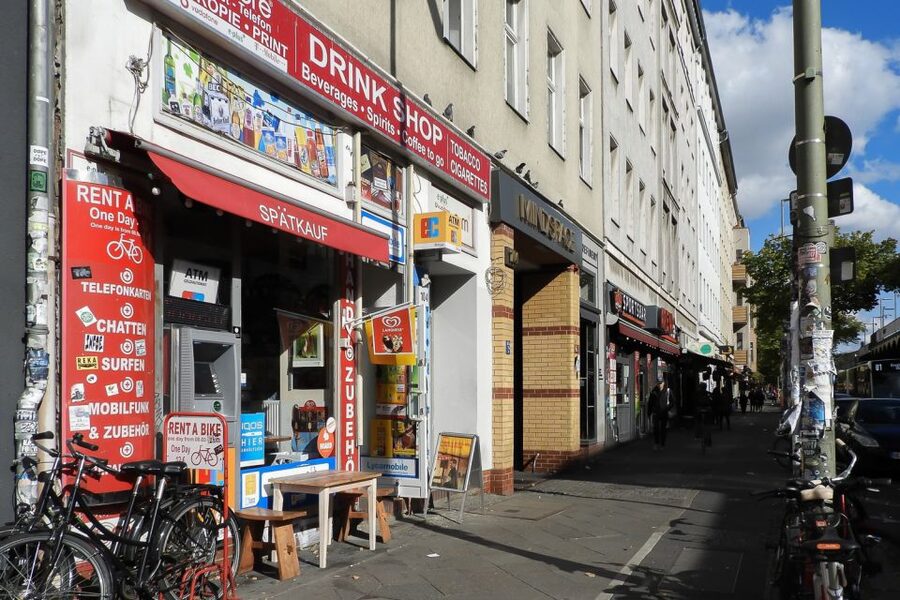 Berlin: Kreuzberg Guided Walking Evening Tour - Why Kreuzberg works best as an evening walk